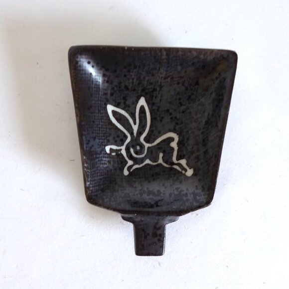 VINTAGE JAPANESE JAPAN PORCELAIN RABBIT SOY SAUCE SHOYU DISH CHOPSTICK (NEW) - Picture 3 of 10